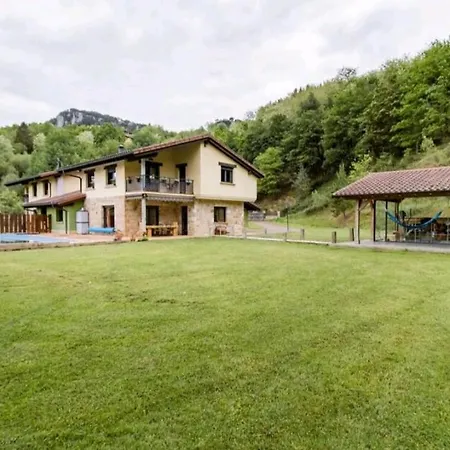 Con Piscina Climatizada En La Naturaleza Holiday home Areatza