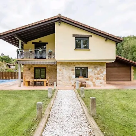 Con Piscina Climatizada En La Naturaleza Holiday home Areatza