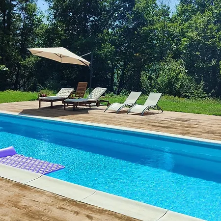 Con Piscina Climatizada En La Naturaleza Holiday home Areatza