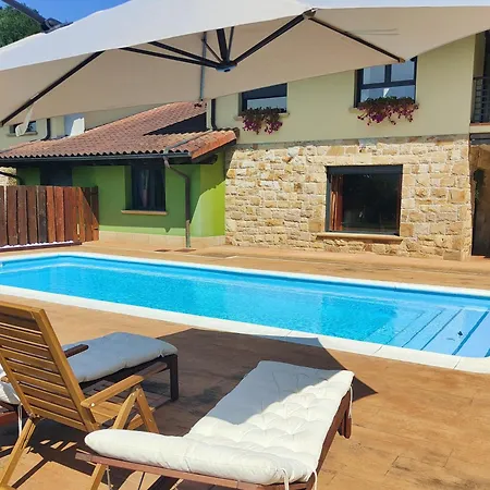 Holiday home Con Piscina Climatizada En La Naturaleza Areatza