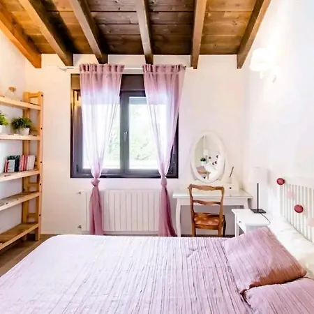 Holiday home Con Piscina Climatizada En La Naturaleza Areatza